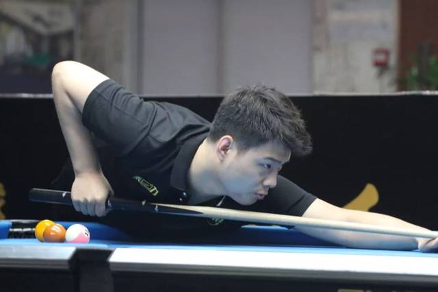 它通常由三 它通常由三